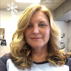 Meet your Posher, Debbie